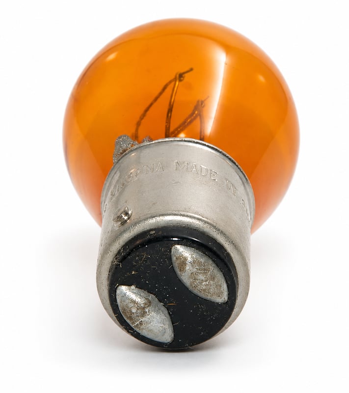 נורה 12V 21/5W כתום 2 מגעים JAGAN