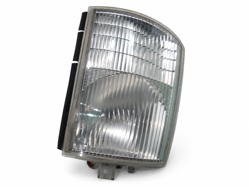 פנס איתות תחתון - מיצובישי קנטר 2006-2012